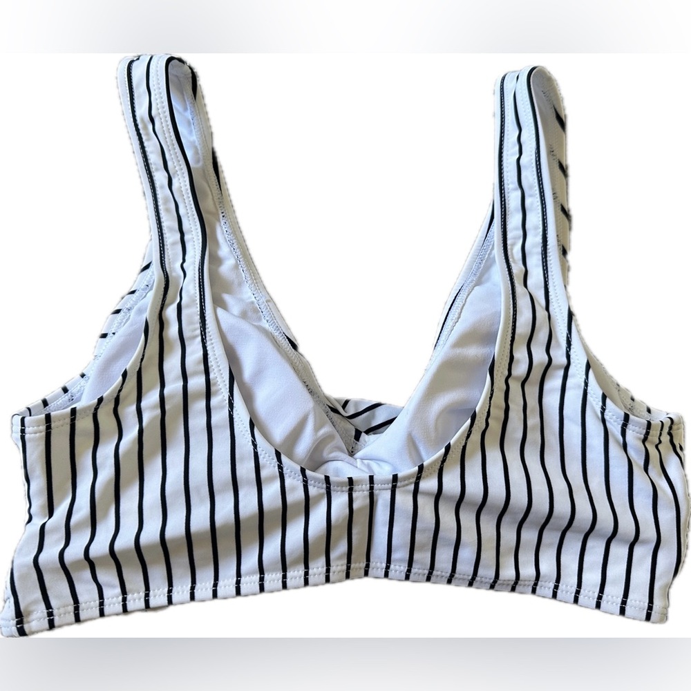 Twist Front Bikini Top - Picture 5 of 6